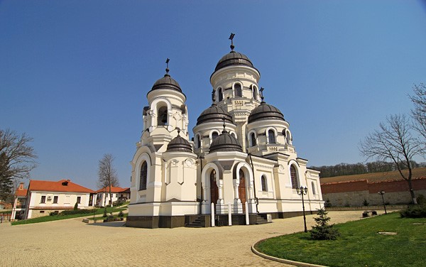 Монастыри Молдовы